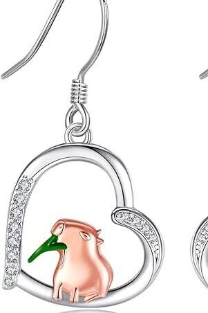 Pendientes en forma de corazón con Capibaras comiendo