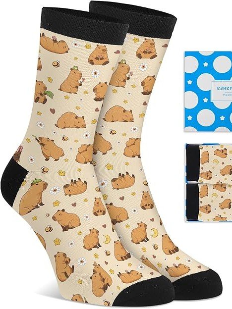 Calcetines de capibaras con flores, en beige, verde y rosa