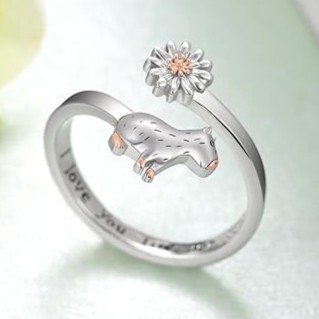 Anillo de Plata con una Flor y un Capibara, con la Frase (I Love You Forever)